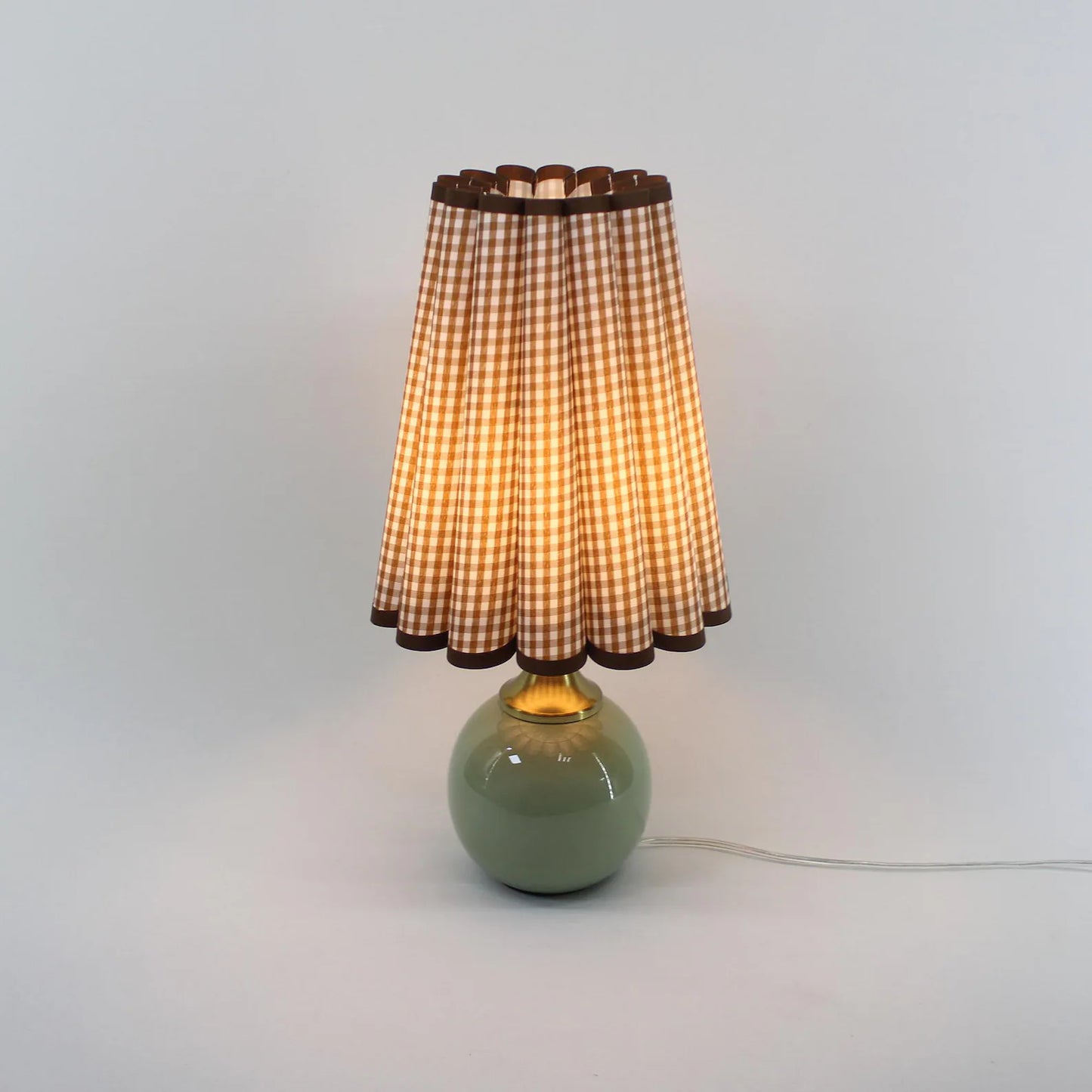 Mintly Gingham Scallop Counter Lamp