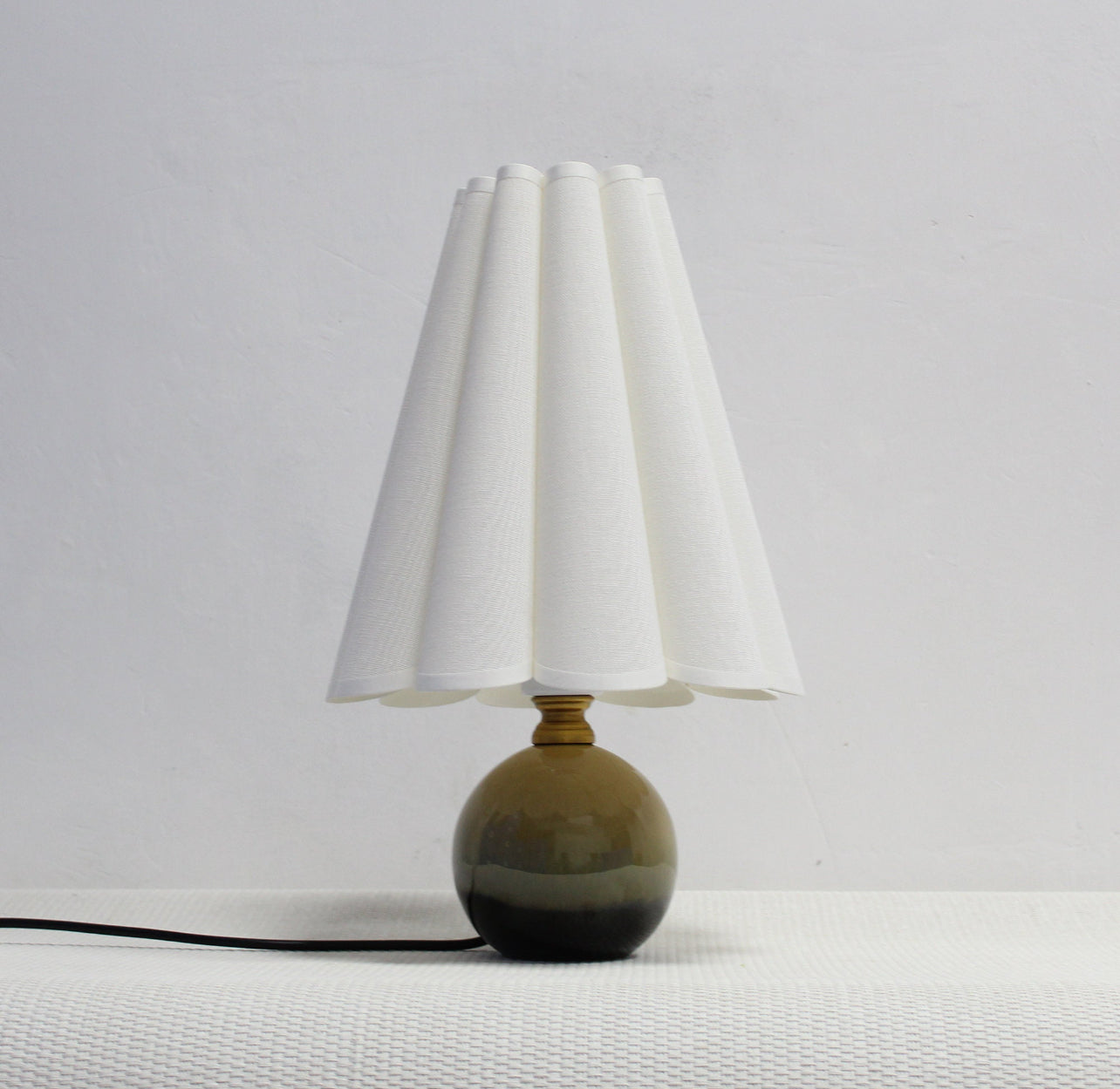 Daisy Scallop Fabric Counter Lamp