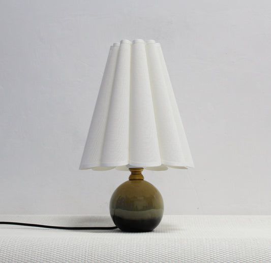 Daisy Scallop Fabric Counter Lamp