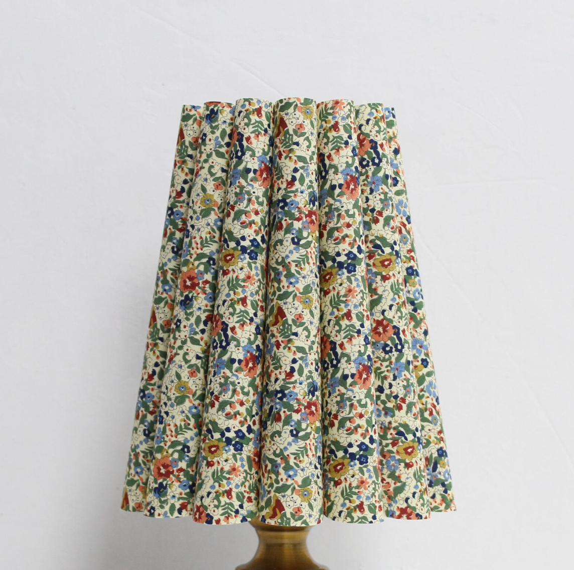 Sharla Floral Scallop Counter Lamp