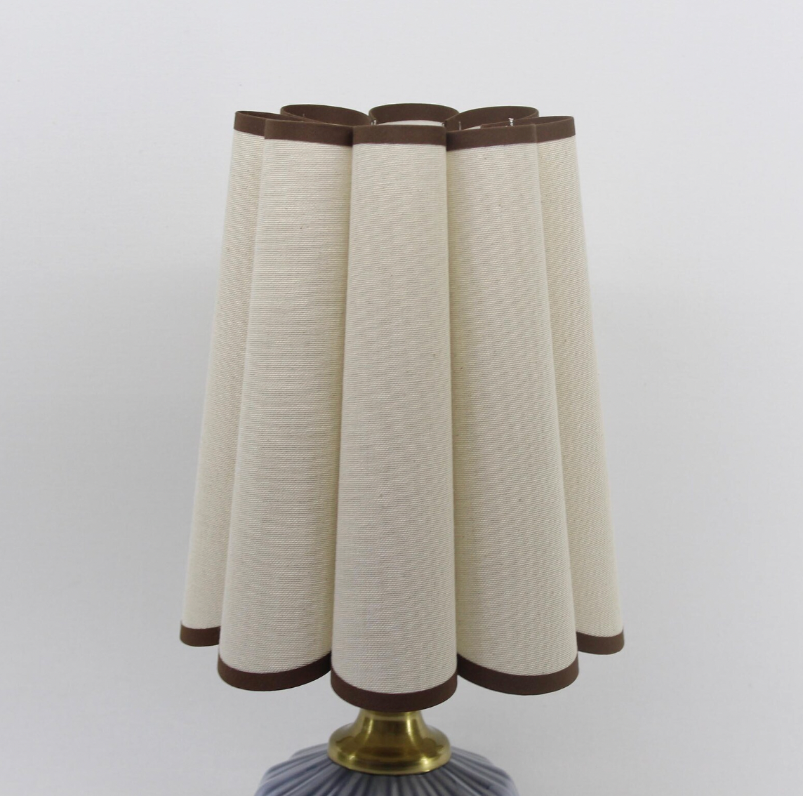 Bay Breeze Scallop Counter Table Lamp