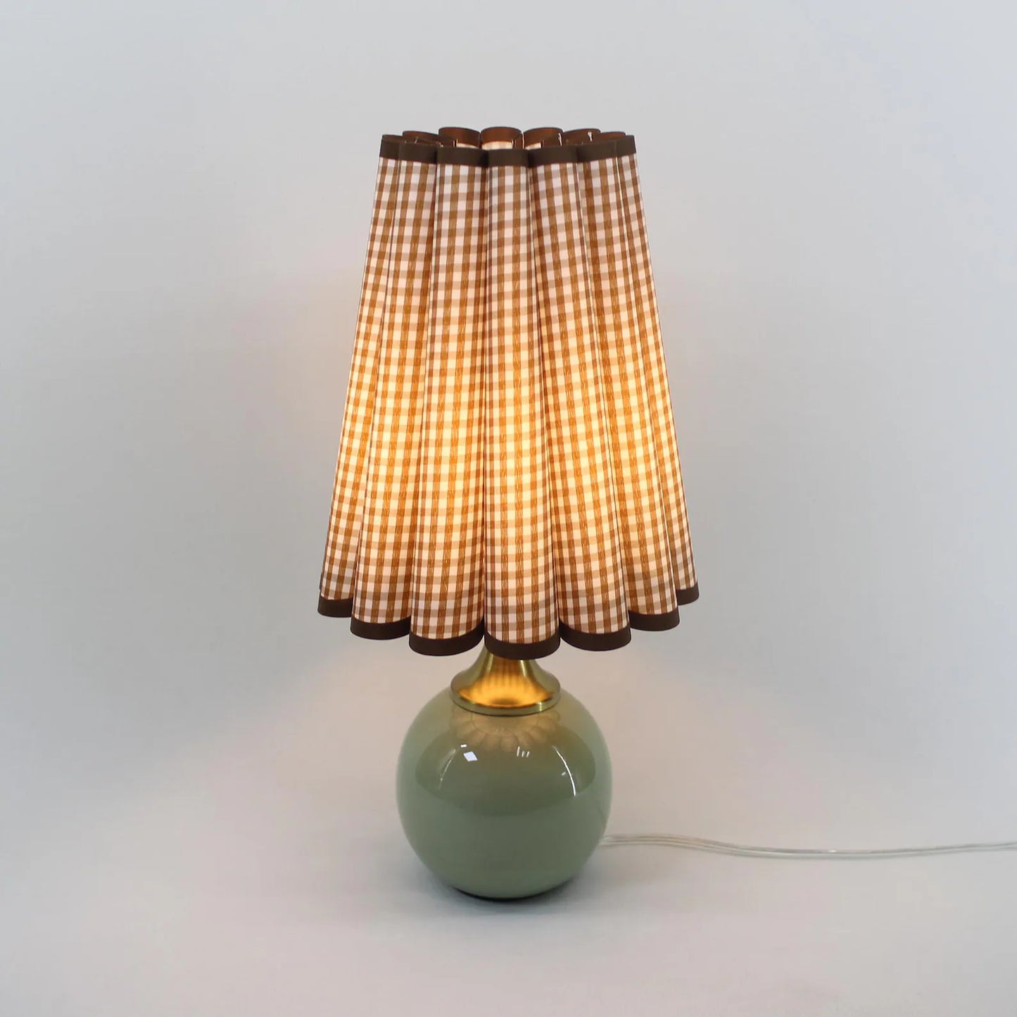 Mintly Gingham Scallop Counter Lamp